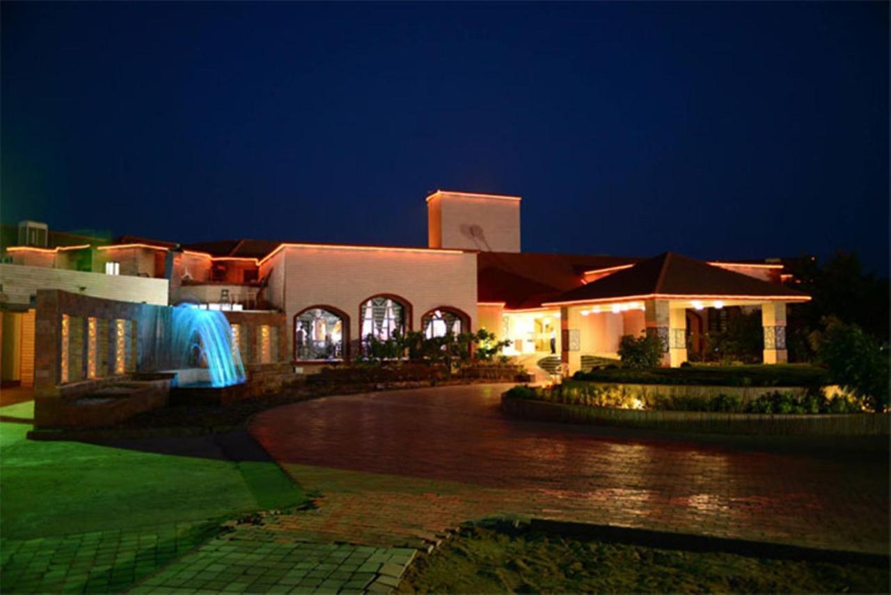 Regenta Resort Bhuj By Royal Orchid Hotels Limited Eksteriør bilde