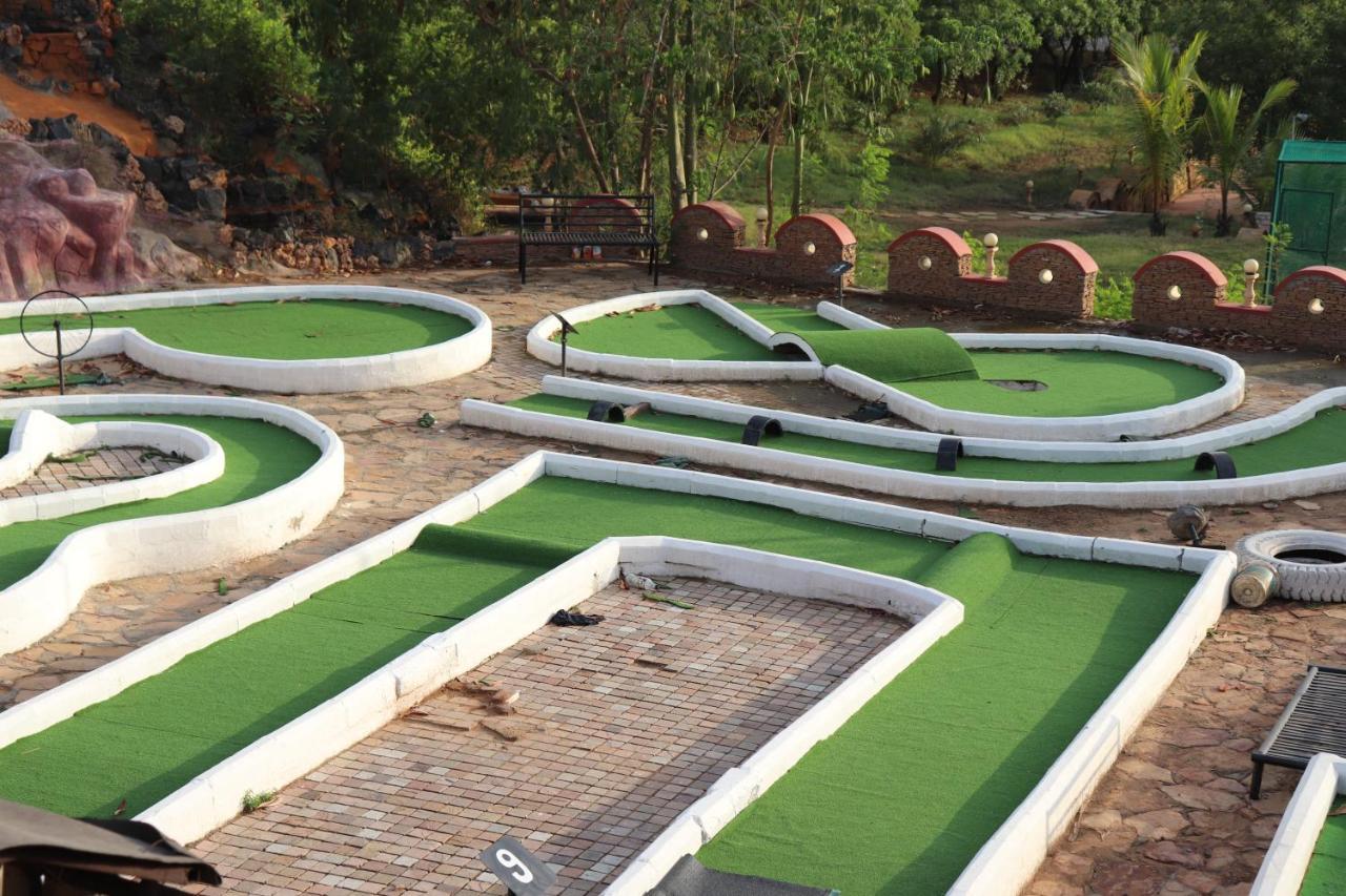 Regenta Resort Bhuj By Royal Orchid Hotels Limited Eksteriør bilde