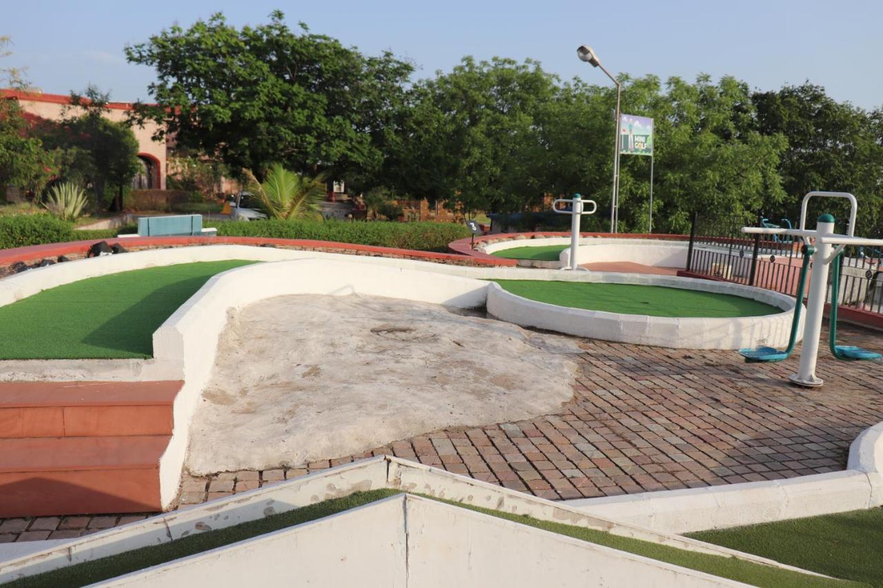 Regenta Resort Bhuj By Royal Orchid Hotels Limited Eksteriør bilde