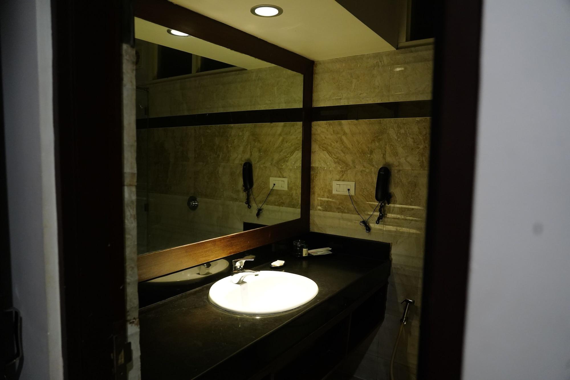 Regenta Resort Bhuj By Royal Orchid Hotels Limited Eksteriør bilde