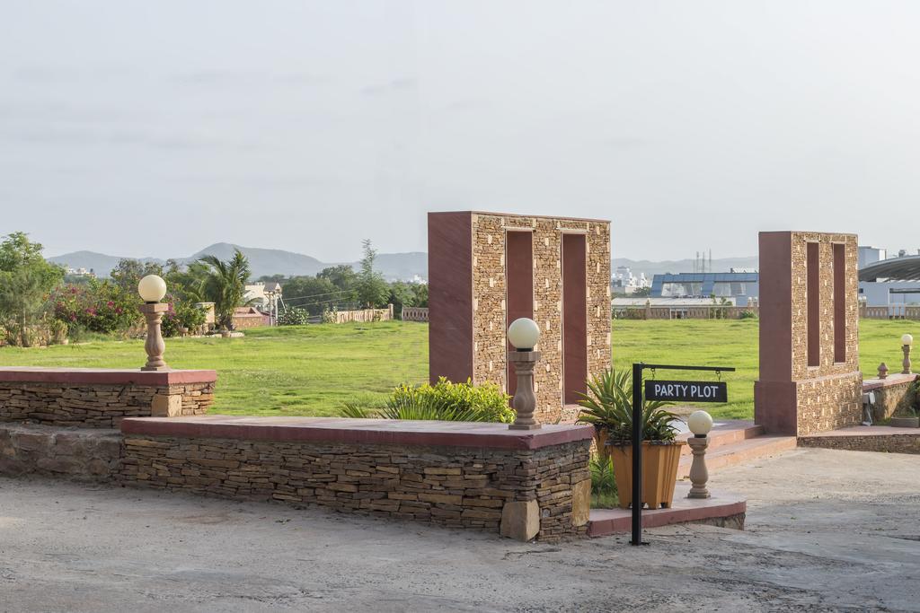 Regenta Resort Bhuj By Royal Orchid Hotels Limited Eksteriør bilde