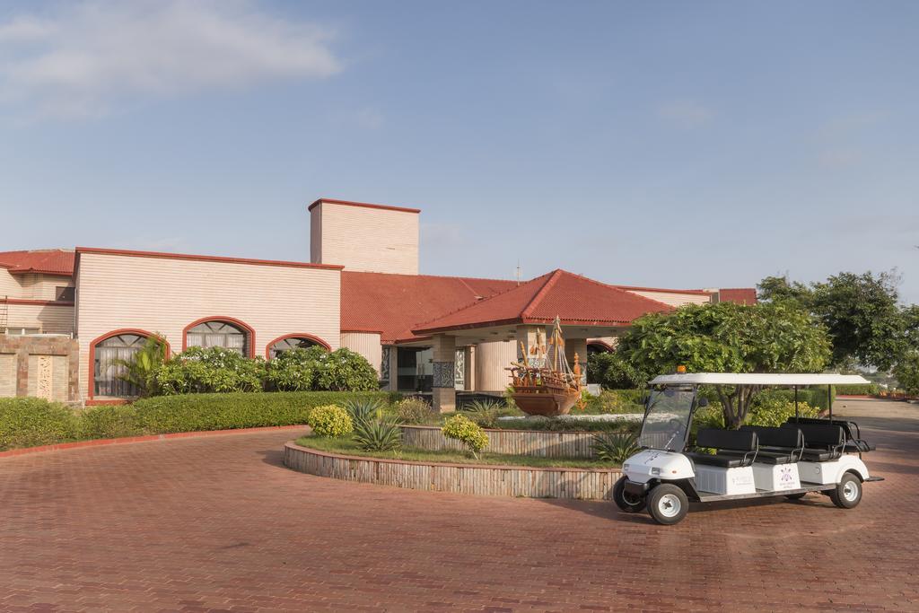 Regenta Resort Bhuj By Royal Orchid Hotels Limited Eksteriør bilde