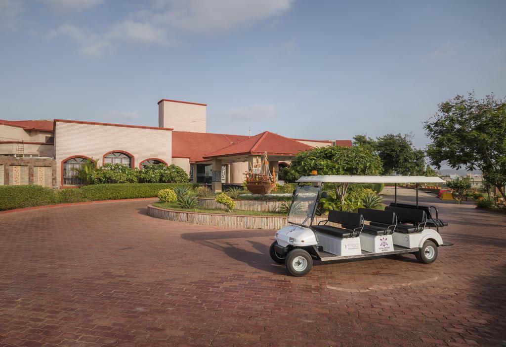 Regenta Resort Bhuj By Royal Orchid Hotels Limited Eksteriør bilde