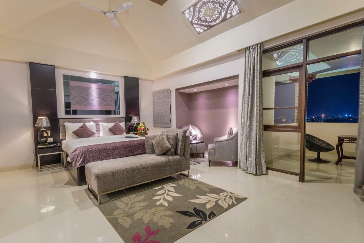 Regenta Resort Bhuj By Royal Orchid Hotels Limited Eksteriør bilde