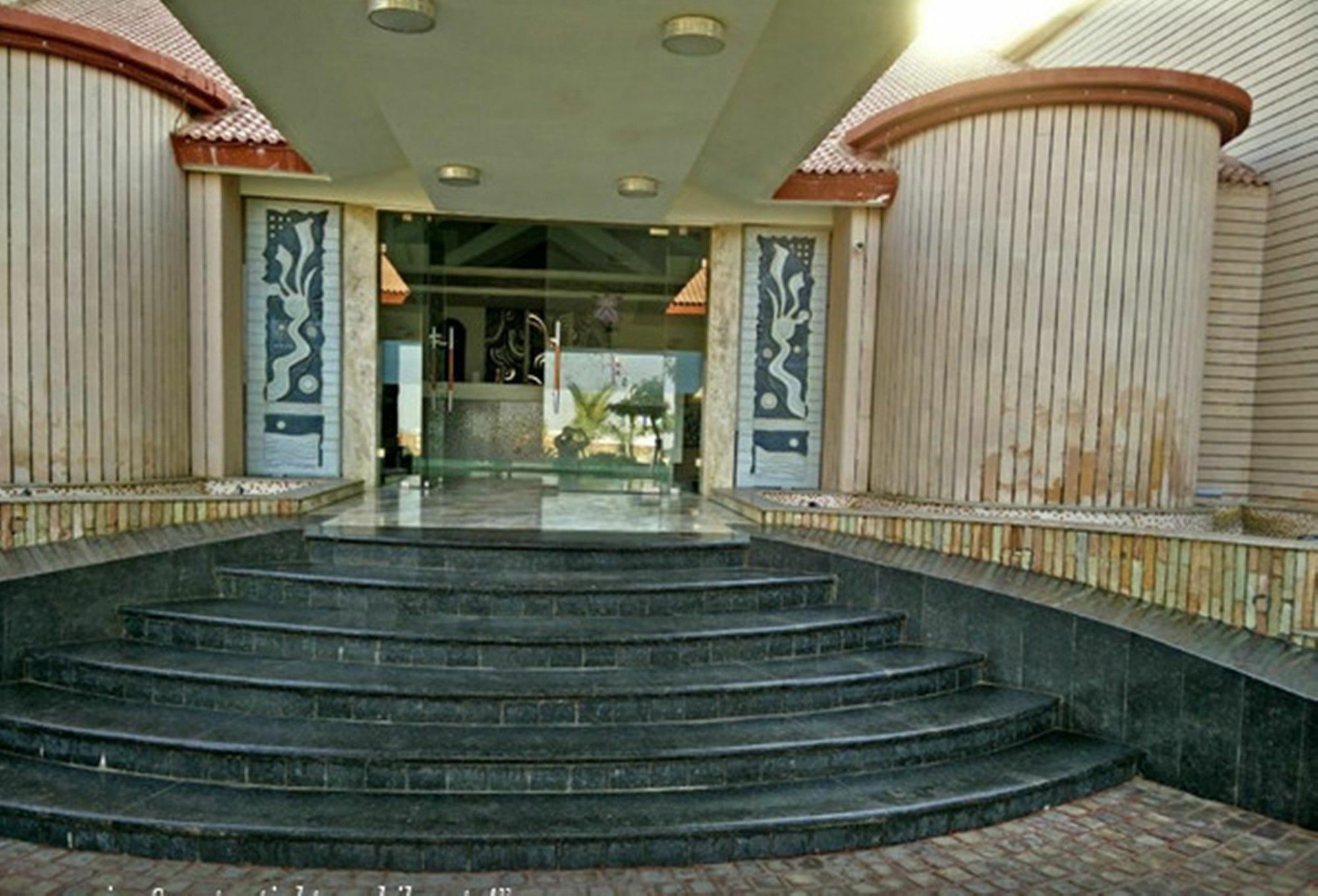 Regenta Resort Bhuj By Royal Orchid Hotels Limited Eksteriør bilde